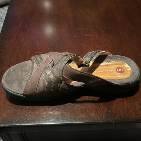 Clarks Unstructured Velcro strap sandals - Picture 3 of 7